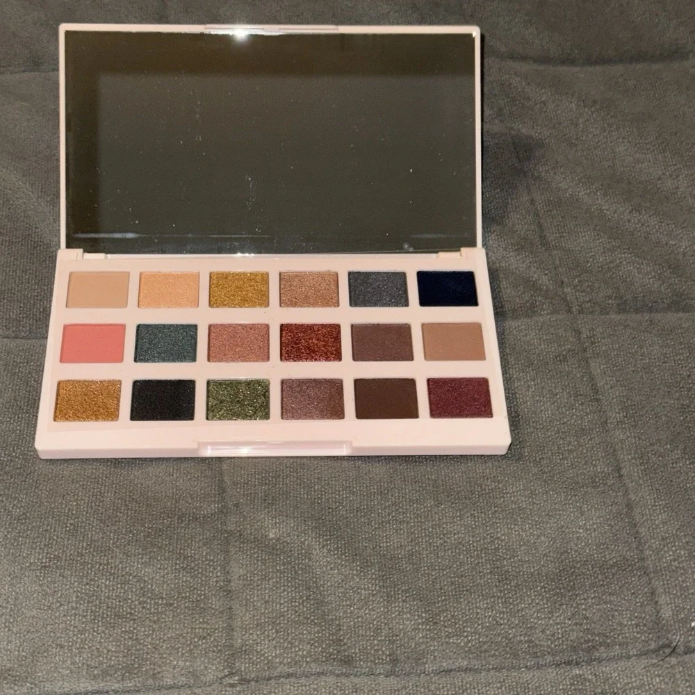 CIATE‎ LONDON The Editor Palette New England 18 Shade Eyeshadow Palette NIB